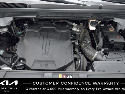 Used 2024 Kia Carnival EX FWD image 20
