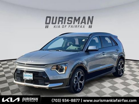 Used 2023 Kia Niro EX Touring image 1