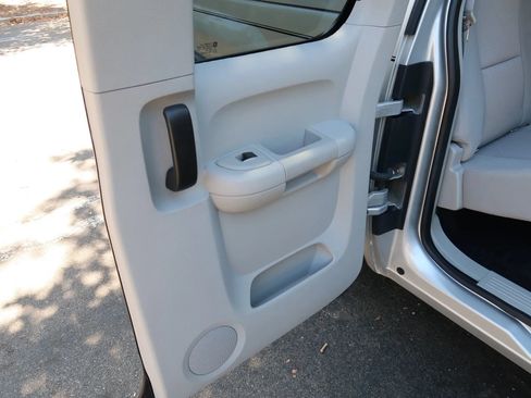 Used 2010 Chevrolet Silverado 1500 LT w/ Power Pack Plus RWD image 21