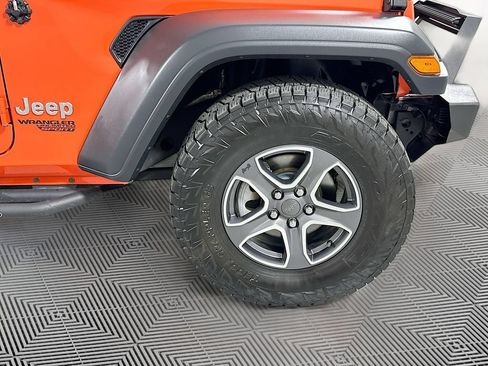 Used 2018 Jeep Wrangler Unlimited Sport S AWD/4WD image 23