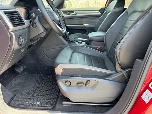 Used 2021 Volkswagen Atlas Cross Sport SEL Premium image 8