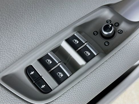 Used 2017 Audi Q7 3.0T Prestige w/ Prestige Package image 18