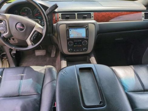 Used 2013 GMC Yukon XL SLT AWD/4WD image 21