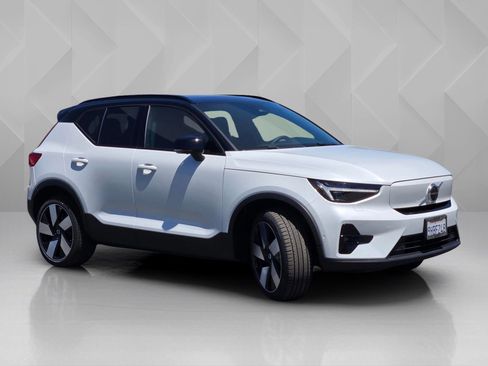 Used 2023 Volvo XC40 Recharge Ultimate AWD/4WD image 8
