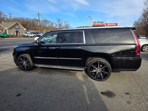 Used 2015 Cadillac Escalade ESV Premium image 8