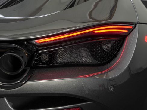 Used 2019 McLaren 720S Performance image 25