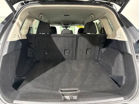 Used 2024 Nissan Rogue SV FWD image 8