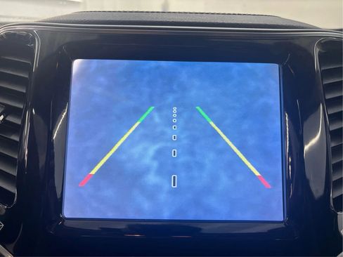 Used 2022 Jeep Cherokee Limited w/ Mopar Interior Package image 38