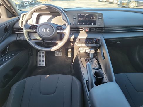 Certified 2025 Hyundai Elantra Sport image 6