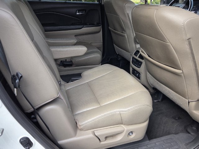 Used 2019 Honda Pilot Elite image 16