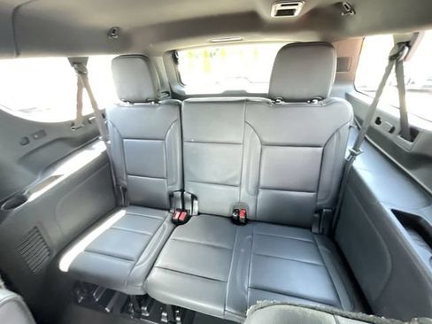 Used 2023 Chevrolet Suburban Z71 w/ Luxury Package AWD/4WD image 20