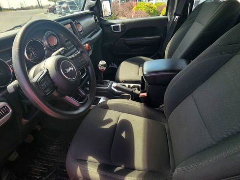 Used 2022 Jeep Gladiator Sport image 13