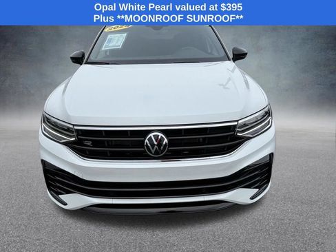 Used 2024 Volkswagen Tiguan SE R-Line AWD/4WD image 3