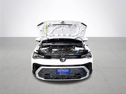 New 2025 Volkswagen Taos SE image 22