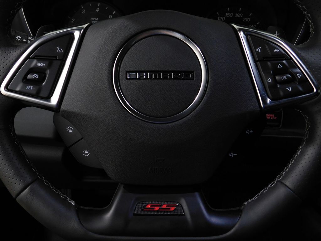 Used 2018 Chevrolet Camaro SS RWD image 40