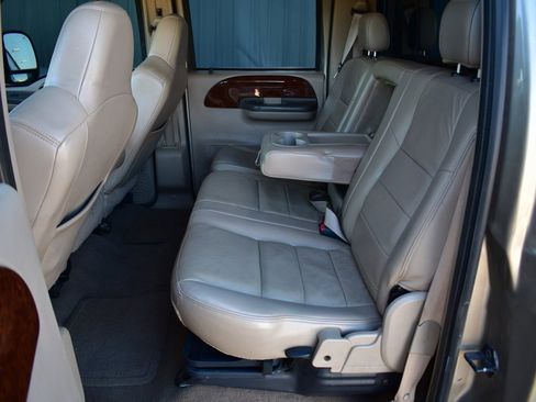 Used 2004 Ford F350 Lariat image 21