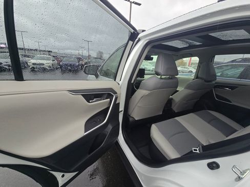 Used 2025 Toyota RAV4 Limited image 13