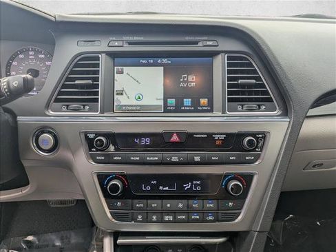 Used 2017 Hyundai Sonata Limited image 15