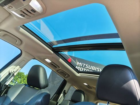 Used 2021 Subaru Ascent Limited w/ Technology Package AWD/4WD image 4