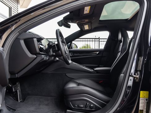 Certified 2025 Porsche Panamera image 23