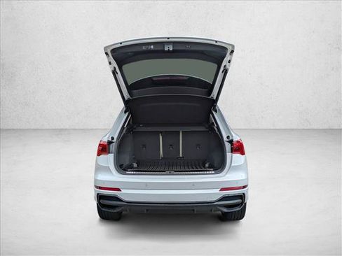 Used 2025 Audi Q3 2.0T Premium Plus w/ Premium Plus Package AWD/4WD image 6