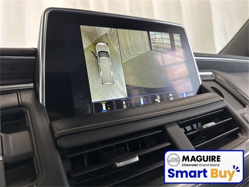 Used 2022 GMC Yukon XL SLT w/ SLT Premium Package image 13