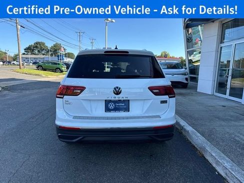 Certified 2024 Volkswagen Tiguan SE w/ Panoramic Sunroof Package AWD/4WD image 8