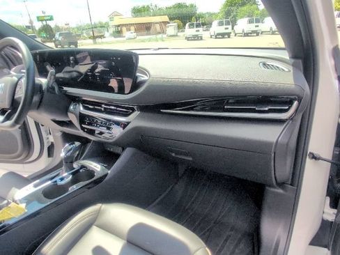 Used 2024 Buick Envista Avenir FWD image 44