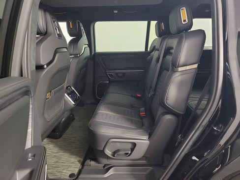 Used 2024 Rivian R1S Adventure image 21