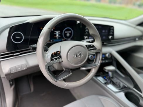 Used 2021 Hyundai Elantra SEL w/ Convenience Package image 12