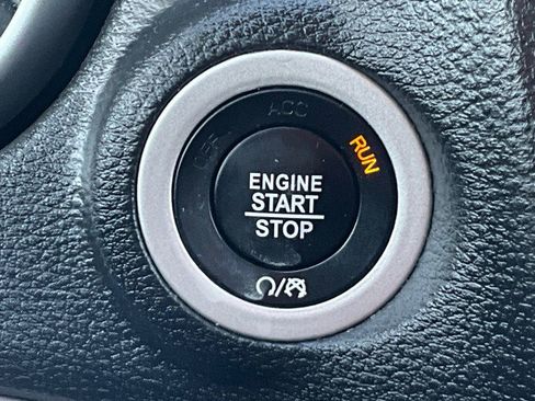 Used 2020 Dodge Journey SE w/ SE Popular Equipment Group FWD image 21