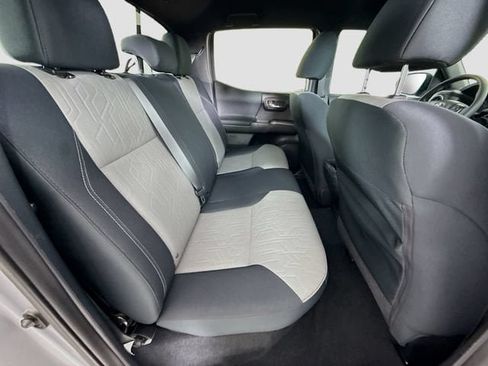 Certified 2021 Toyota Tacoma TRD Off-Road AWD/4WD image 26