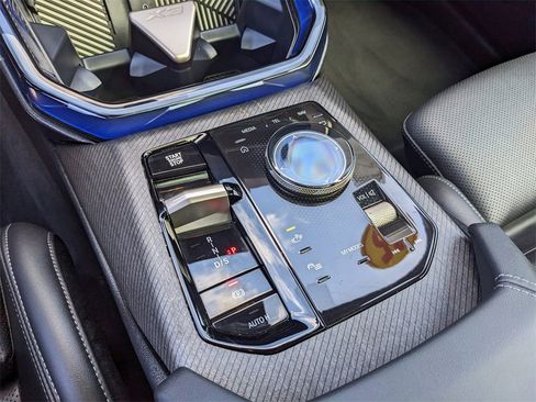 Used 2025 BMW X3 xDrive30i w/ Premium Package image 27