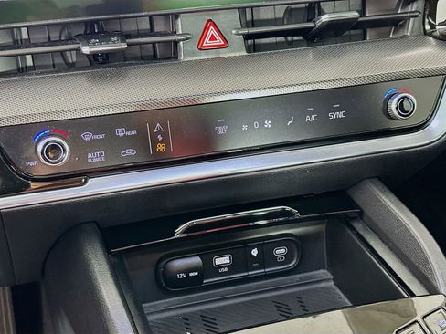 Used 2024 Kia Sportage SX Prestige image 16