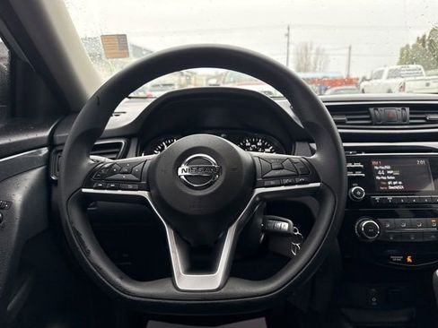 Used 2017 Nissan Rogue S image 21
