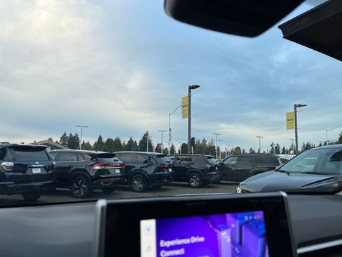 Used 2025 Toyota RAV4 XLE image 18