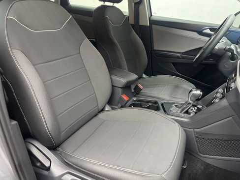 Used 2024 Volkswagen Taos SE image 22