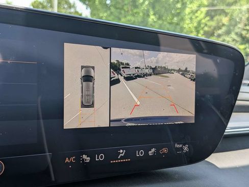 Used 2025 Buick Enclave Preferred w/ Power Package FWD image 21
