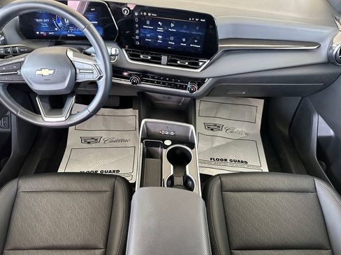Used 2025 Chevrolet Equinox LT w/ Convenience Package II AWD/4WD image 17