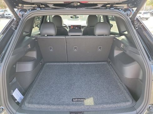 New 2026 Volkswagen Tiguan SE R-Line FWD image 15