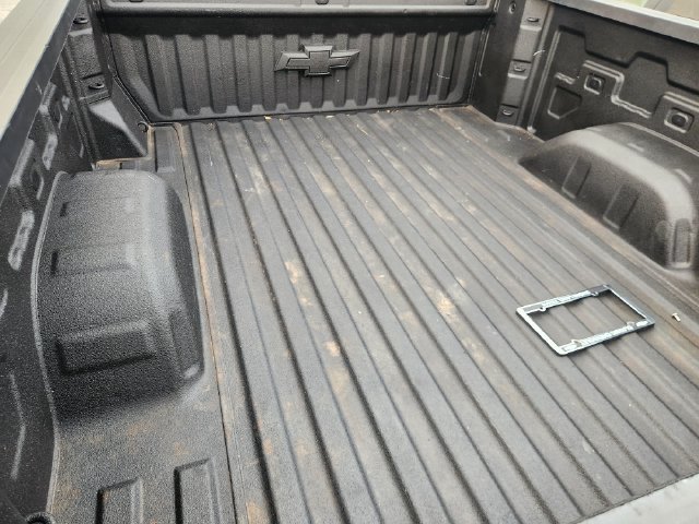 Used 2022 Chevrolet Silverado 1500 Custom w/ LPO, Dark Essentials Package AWD/4WD image 10