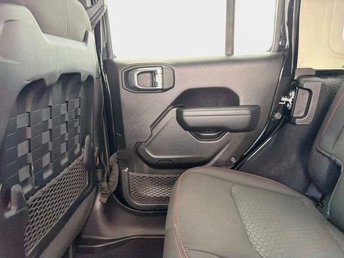 Used 2022 Jeep Wrangler Unlimited Rubicon image 14