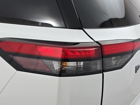 New 2026 Nissan Pathfinder Platinum image 36