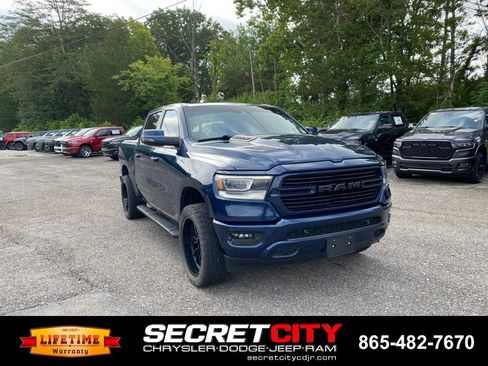 Used 2023 RAM 1500 Laramie AWD/4WD image 3