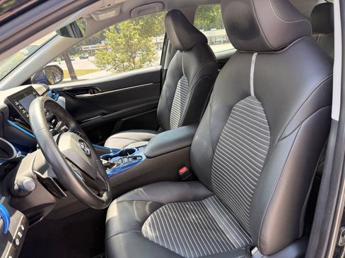 Used 2023 Toyota Camry SE w/ Cold Weather Package FWD image 36