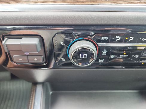 Certified 2025 Chevrolet Silverado 1500 LT AWD/4WD image 19