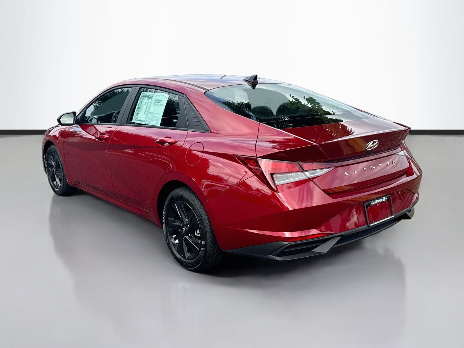 Used 2023 Hyundai Elantra SEL FWD image 5