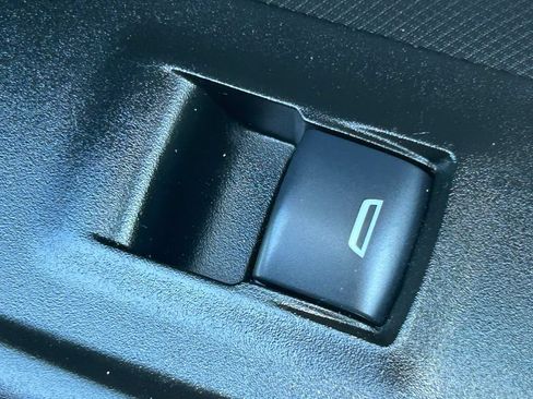 Used 2022 Chevrolet TrailBlazer RS FWD image 37
