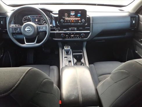Used 2022 Nissan Pathfinder S FWD image 25
