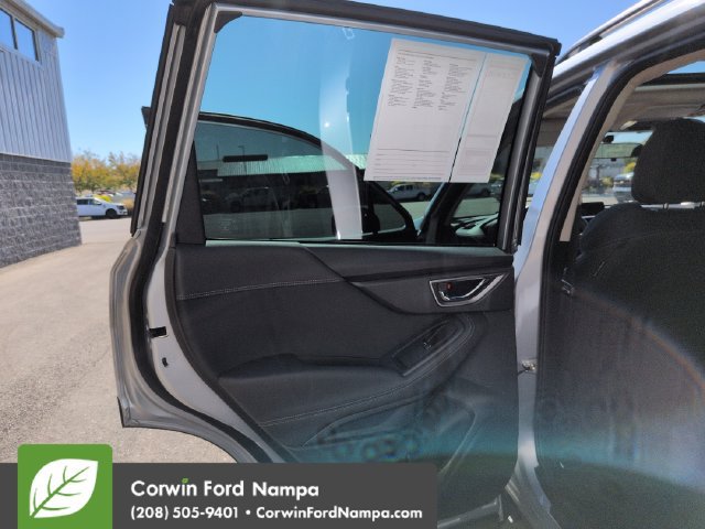 Used 2023 Subaru Forester Premium AWD/4WD image 25